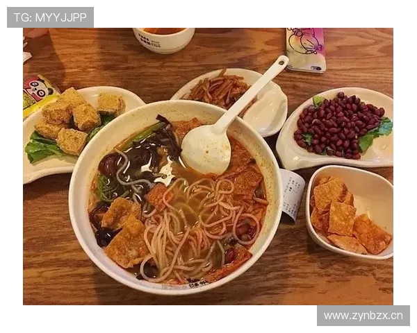 冯彦哲深夜排队买臭豆腐，手上的表能把我家贷款掰弯