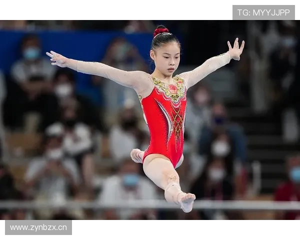 管晨辰穿得像路人，赛场上却花了半个月工资买装备？