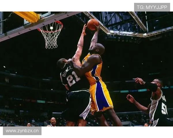 奥尼尔内线强攻拉开篮下空间助队频频得分爆发